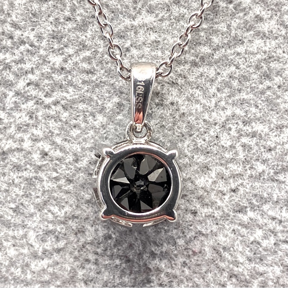 Natural black spinel, round solitaire pendant stainless steel, magnetic clasp - Picture 4 of 7
